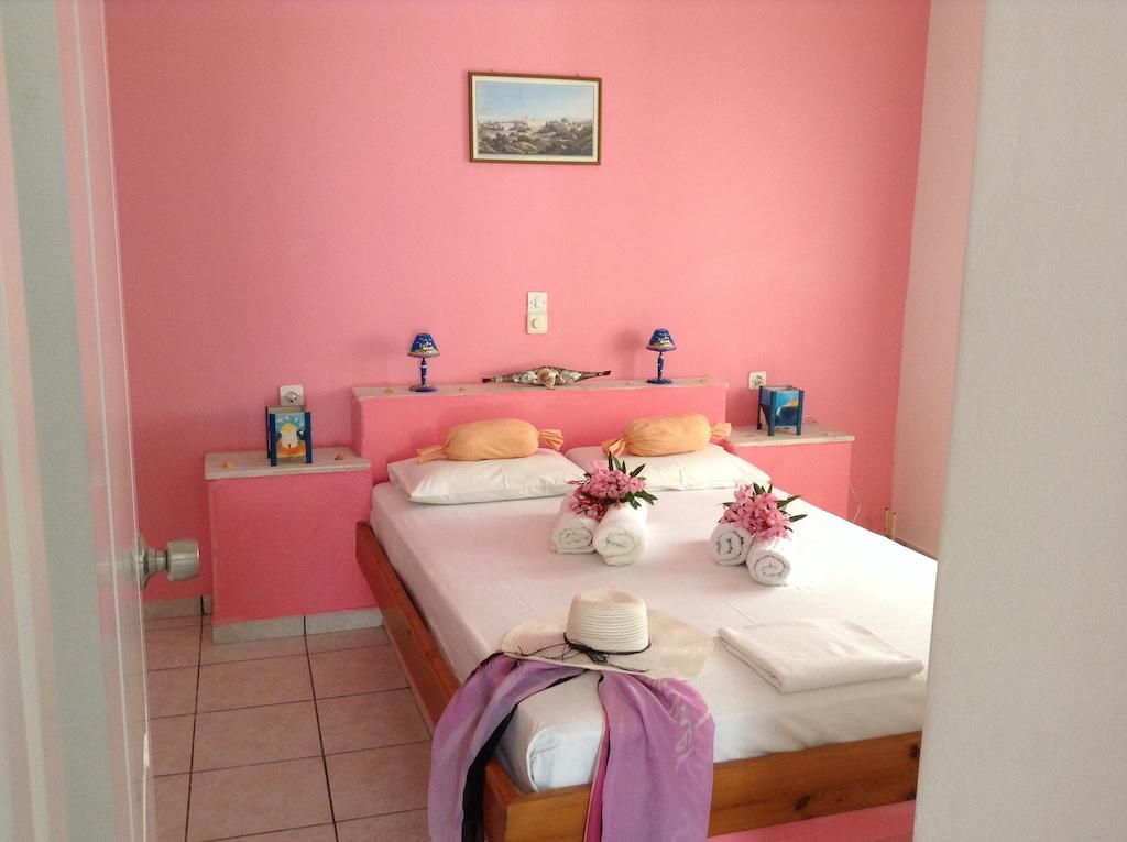 Oasis Apartments Chora  Room photo